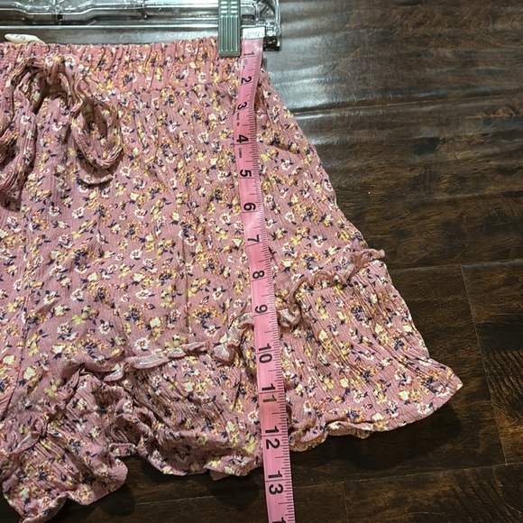 Kingston grey pink floral flowy shorts (juniors) - Picture 10 of 12